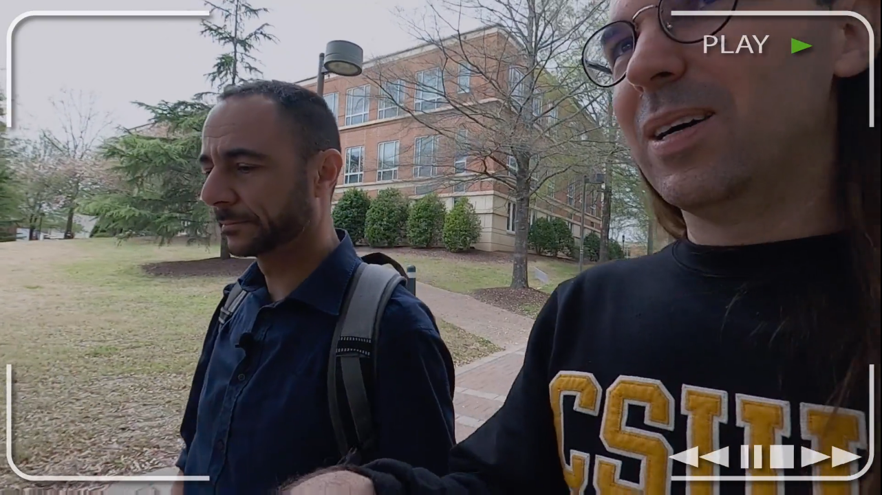 Cun Paolo Ruffi in s'universidade de Charlotte, Carolina de su Nord.